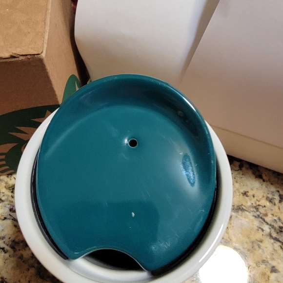 Starbucks Best Day Ever 10oz with green lid - Picture 3 of 10